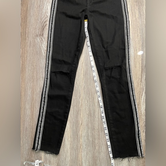 BlankNYC Black White Stripe Cropped Ankle Distressed  Raw Hem Skinny Jeans 27 - Picture 13 of 15